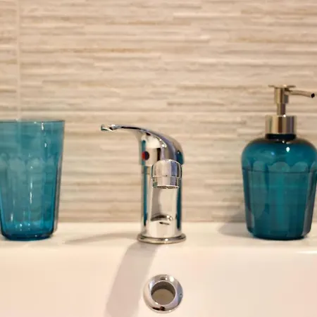 Uno Scorcio Di Blu Apartman *